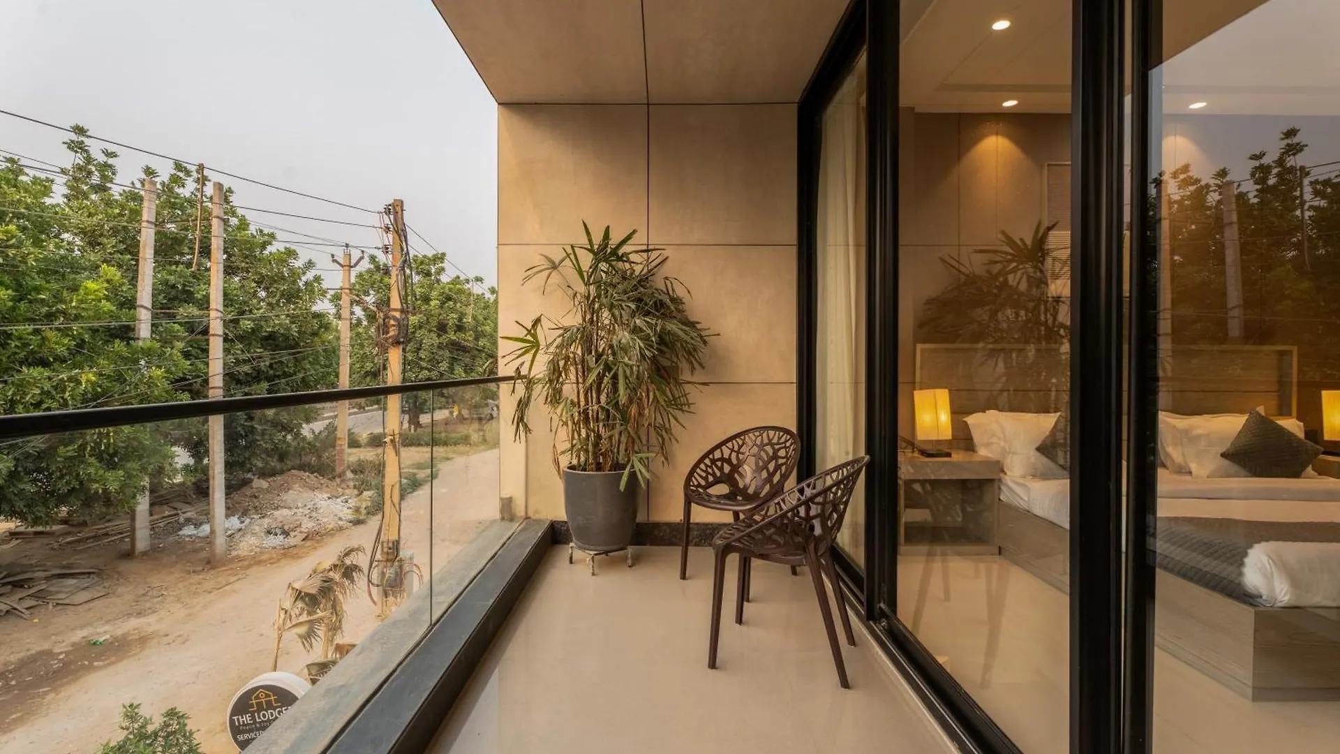 The Lodgers Luxury Hotel Near Golf Course Road Gurgaon