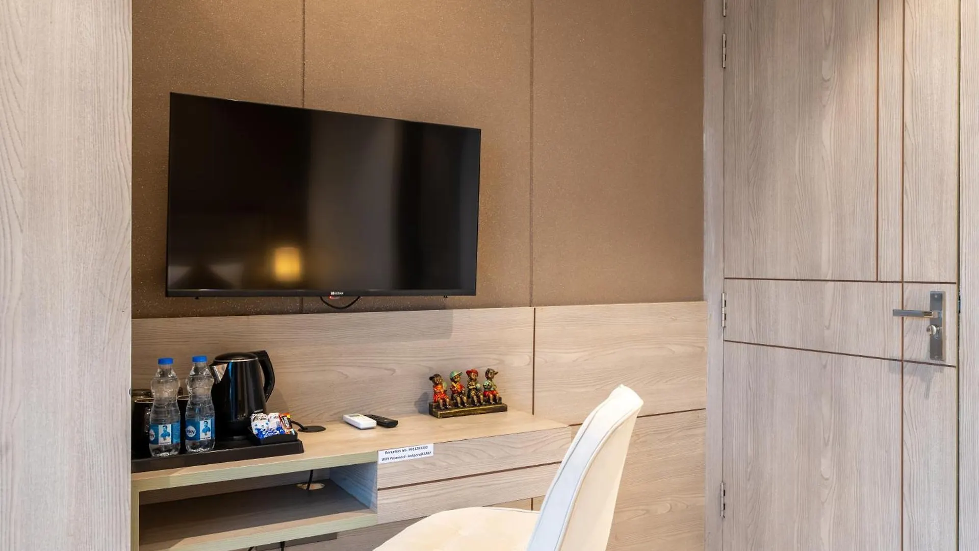 The Lodgers Luxury Hotel Near Golf Course Road Gurgaon